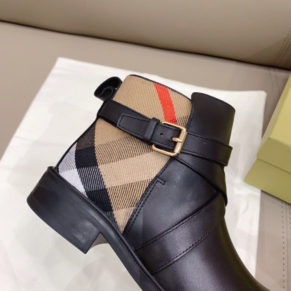 Burberry boots